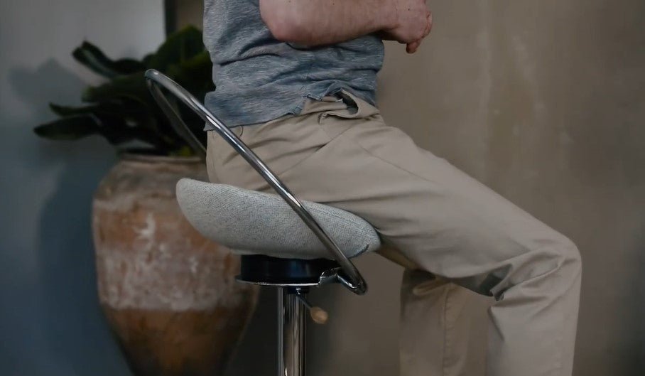 Fysioterapeuten fortæller om en aktiv siddestilling - Dynamostol