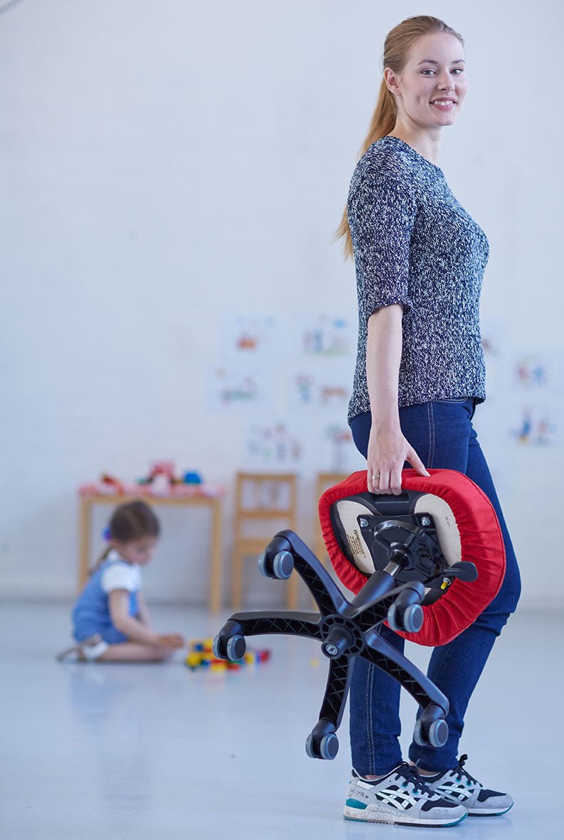 Tænk ergonomi ind i din arbejdsdag og sæt sundhed i centrum - Dynamostol