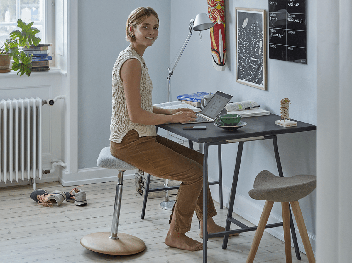 5 tips til en sundere siddestilling i 2025 – Skab balance mellem sundhed og velvære - Dynamostol