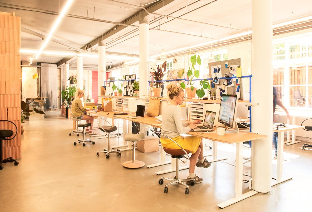 Maksimer din arbejdsdag med en ergonomisk saddelstol - Dynamostol